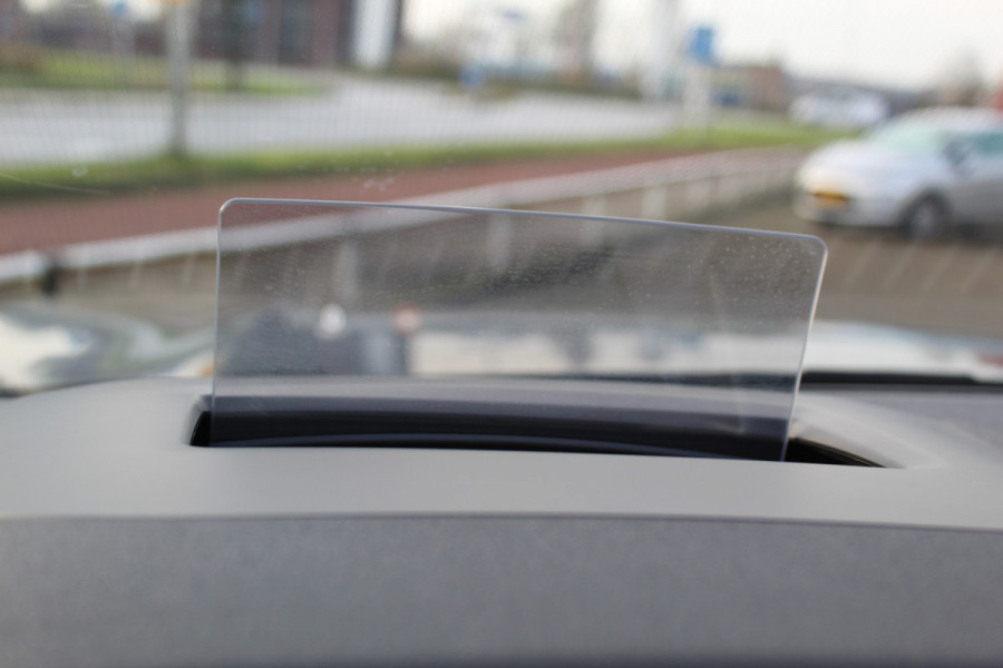 Ford Kuga 2.5-243pk PHEV ST-Line X. Nieuwste model ! Van €. 54.937,- voor €. 43.735,- ! Trekgewicht 2.100kg ! Elektr. panoramadak, Elektr. inklapb. trekhaak, stoel-, stuur- en voorraamverw., lane- en side assist, 360gr. camera, HUD, Apple/Android, Elektr. verstelb. stoelen, LED verl. etc etc