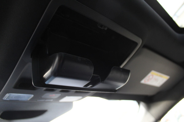 Ford Kuga 2.5-243pk PHEV ST-Line X. Nieuwste model ! Van €. 54.937,- voor €. 43.735,- ! Trekgewicht 2.100kg ! Elektr. panoramadak, Elektr. inklapb. trekhaak, stoel-, stuur- en voorraamverw., lane- en side assist, 360gr. camera, HUD, Apple/Android, Elektr. verstelb. stoelen, LED verl. etc etc