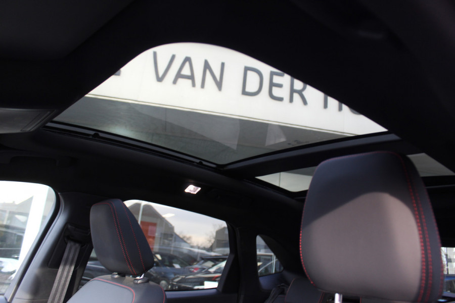 Ford Kuga 2.5-243pk PHEV ST-Line X. Nieuwste model ! Van €. 54.937,- voor €. 43.735,- ! Trekgewicht 2.100kg ! Elektr. panoramadak, Elektr. inklapb. trekhaak, stoel-, stuur- en voorraamverw., lane- en side assist, 360gr. camera, HUD, Apple/Android, Elektr. verstelb. stoelen, LED verl. etc etc