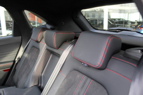 Ford Kuga 2.5-243pk PHEV ST-Line X. Nieuwste model ! Van €. 54.937,- voor €. 43.735,- ! Trekgewicht 2.100kg ! Elektr. panoramadak, Elektr. inklapb. trekhaak, stoel-, stuur- en voorraamverw., lane- en side assist, 360gr. camera, HUD, Apple/Android, Elektr. verstelb. stoelen, LED verl. etc etc