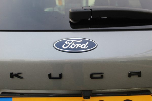 Ford Kuga 2.5-243pk PHEV ST-Line X. Nieuwste model ! Van €. 54.937,- voor €. 43.735,- ! Trekgewicht 2.100kg ! Elektr. panoramadak, Elektr. inklapb. trekhaak, stoel-, stuur- en voorraamverw., lane- en side assist, 360gr. camera, HUD, Apple/Android, Elektr. verstelb. stoelen, LED verl. etc etc