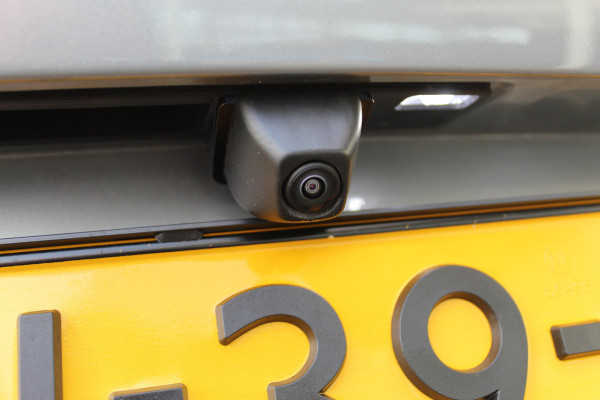 Ford Kuga 2.5-243pk PHEV ST-Line X. Nieuwste model ! Van €. 54.937,- voor €. 43.735,- ! Trekgewicht 2.100kg ! Elektr. panoramadak, Elektr. inklapb. trekhaak, stoel-, stuur- en voorraamverw., lane- en side assist, 360gr. camera, HUD, Apple/Android, Elektr. verstelb. stoelen, LED verl. etc etc