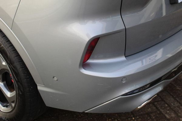 Ford Kuga 2.5-243pk PHEV ST-Line X. Nieuwste model ! Van €. 54.937,- voor €. 43.735,- ! Trekgewicht 2.100kg ! Elektr. panoramadak, Elektr. inklapb. trekhaak, stoel-, stuur- en voorraamverw., lane- en side assist, 360gr. camera, HUD, Apple/Android, Elektr. verstelb. stoelen, LED verl. etc etc