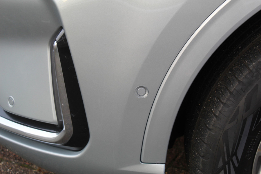 Ford Kuga 2.5-243pk PHEV ST-Line X. Nieuwste model ! Van €. 54.937,- voor €. 43.735,- ! Trekgewicht 2.100kg ! Elektr. panoramadak, Elektr. inklapb. trekhaak, stoel-, stuur- en voorraamverw., lane- en side assist, 360gr. camera, HUD, Apple/Android, Elektr. verstelb. stoelen, LED verl. etc etc