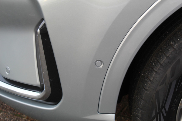 Ford Kuga 2.5-243pk PHEV ST-Line X. Nieuwste model ! Van €. 54.937,- voor €. 43.735,- ! Trekgewicht 2.100kg ! Elektr. panoramadak, Elektr. inklapb. trekhaak, stoel-, stuur- en voorraamverw., lane- en side assist, 360gr. camera, HUD, Apple/Android, Elektr. verstelb. stoelen, LED verl. etc etc