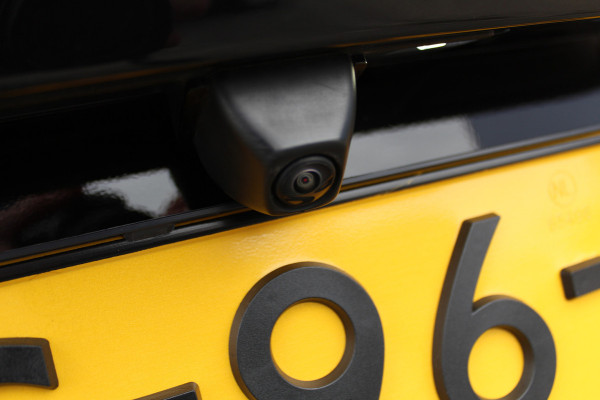 Ford Kuga 2.5-243pk PHEV ST-Line X. Trekgewicht 2.100kg. Nieuw Model ! Van €. 54.937,- voor €. 43.735,- Trekgewicht van 2.100kg ! Schuif / kanteldak. Elektrisch inklapbare Trekhaak, vooruit, stuur, stoelverwarming V+A, 360 Camera, HUB, Apple/Androidauto, Elektrisch verstelbare stoelen, LED V+A,