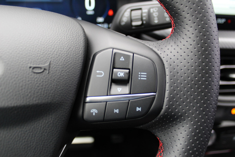 Ford Kuga 2.5-243pk PHEV ST-Line X. Trekgewicht 2.100kg. Nieuw Model ! Van €. 54.937,- voor €. 43.735,- Trekgewicht van 2.100kg ! Schuif / kanteldak. Elektrisch inklapbare Trekhaak, vooruit, stuur, stoelverwarming V+A, 360 Camera, HUB, Apple/Androidauto, Elektrisch verstelbare stoelen, LED V+A,