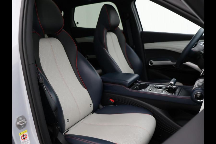 BYD ATTO 3 DESIGN 60 kWh + SCHUIFDAK | LEDER | 360 CAMERA | 15,6" SCHERM | WARMTEPOMP | ADAPTIVE CRUISE