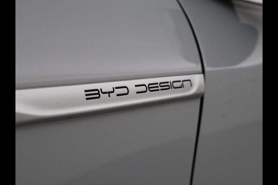 BYD ATTO 3 DESIGN 60 kWh + SCHUIFDAK | LEDER | 360 CAMERA | 15,6" SCHERM | WARMTEPOMP | ADAPTIVE CRUISE