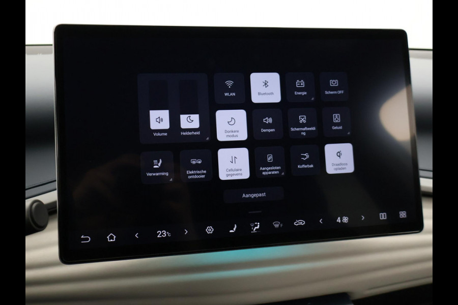 BYD ATTO 3 DESIGN 60 kWh + SCHUIFDAK | LEDER | 360 CAMERA | 15,6" SCHERM | WARMTEPOMP | ADAPTIVE CRUISE