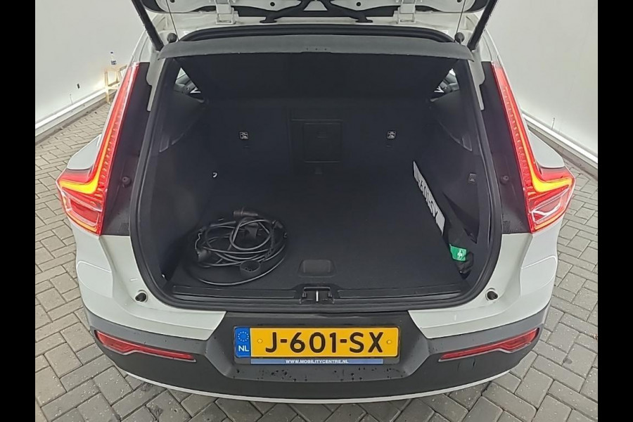 Volvo XC40 1.5 T5 Automaat | Leren bekleding | Stoel- en stuurverwarming | Achteruitrijcamera | Trekhaak uitklapbaar | Harman/kardon audio