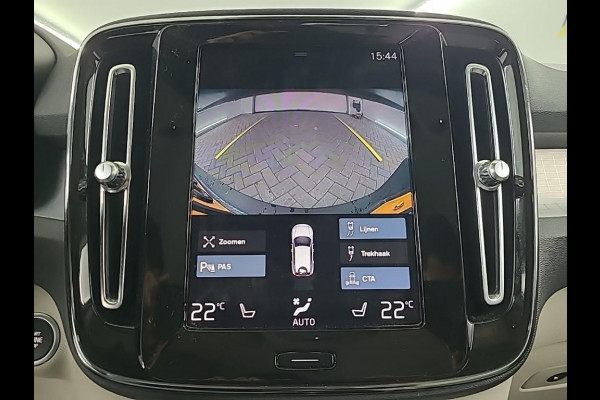 Volvo XC40 1.5 T5 Automaat | Leren bekleding | Stoel- en stuurverwarming | Achteruitrijcamera | Trekhaak uitklapbaar | Harman/kardon audio