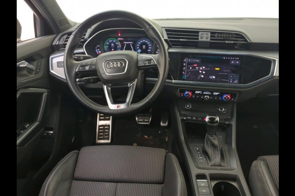 Audi Q3 Sportback 45 TFSI e S Edition Automaat | Keyless entry & start | Chronosgrijs | Stoelverwarming | Sonos Audio HiFi | Zwart optiek | Elektr