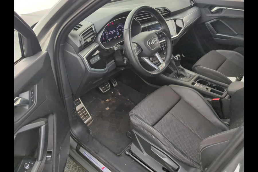Audi Q3 Sportback 45 TFSI e S Edition Automaat | Keyless entry & start | Chronosgrijs | Stoelverwarming | Sonos Audio HiFi | Zwart optiek | Elektr