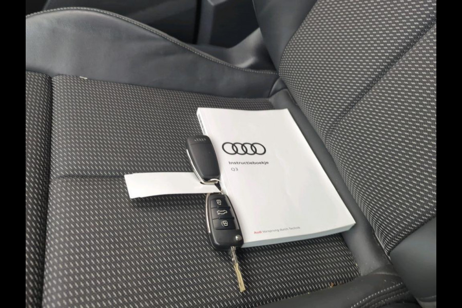 Audi Q3 Sportback 45 TFSI e S Edition Automaat | Keyless entry & start | Chronosgrijs | Stoelverwarming | Sonos Audio HiFi | Zwart optiek | Elektr