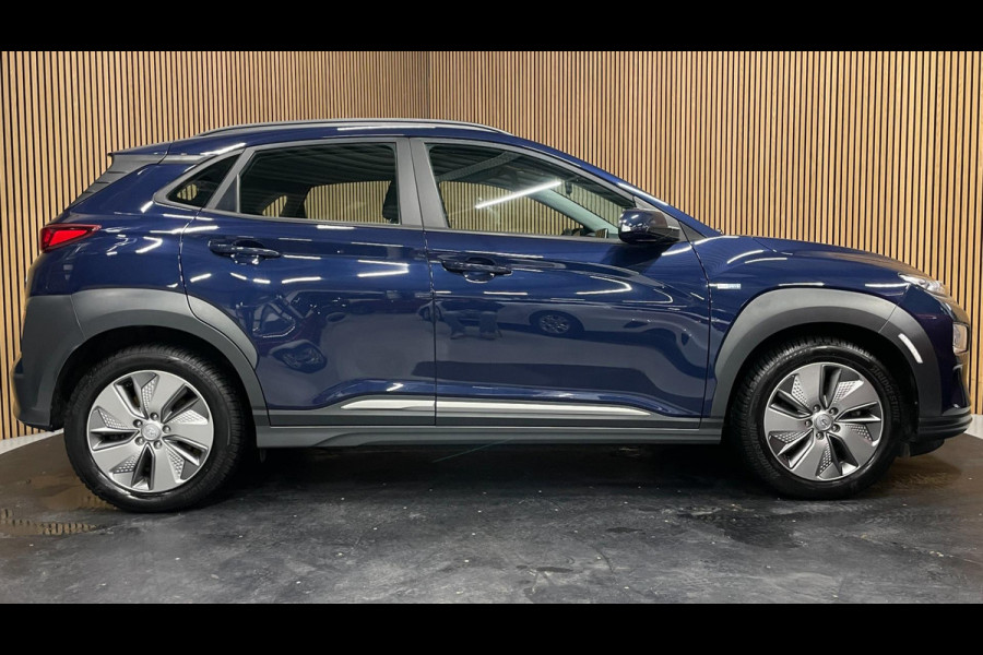 Hyundai Kona EV Comfort 64 kWh|3-FASE|100% SOH|KRELL|ACC|CARPLAY|CAMERA|CLIMATE,CRUISE CONTROL|1e EIG.|NL-AUTO|NAP|INCL.BTW|