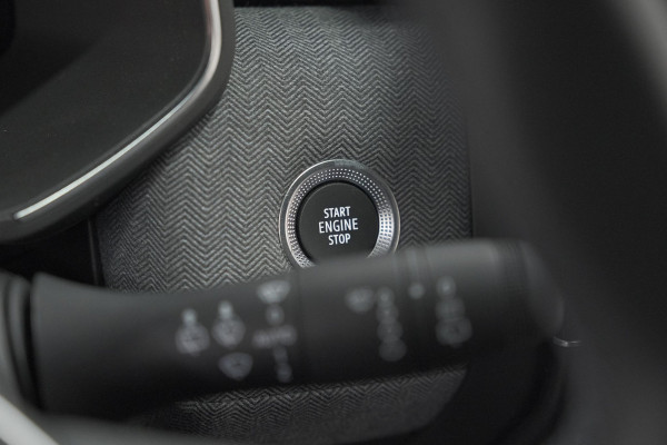 Renault Clio TCe 90 GPF techno | 360 Camera | Adaptieve Cruise Control | 9.3 Inch Groot Scherm