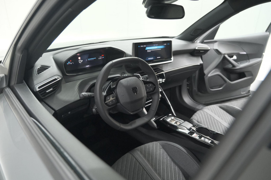 Peugeot 2008 PureTech 130 EAT8 Allure | 100% Benzine | Parkeersensoren Voor + Achter | Apple CarPlay | Climate Control
