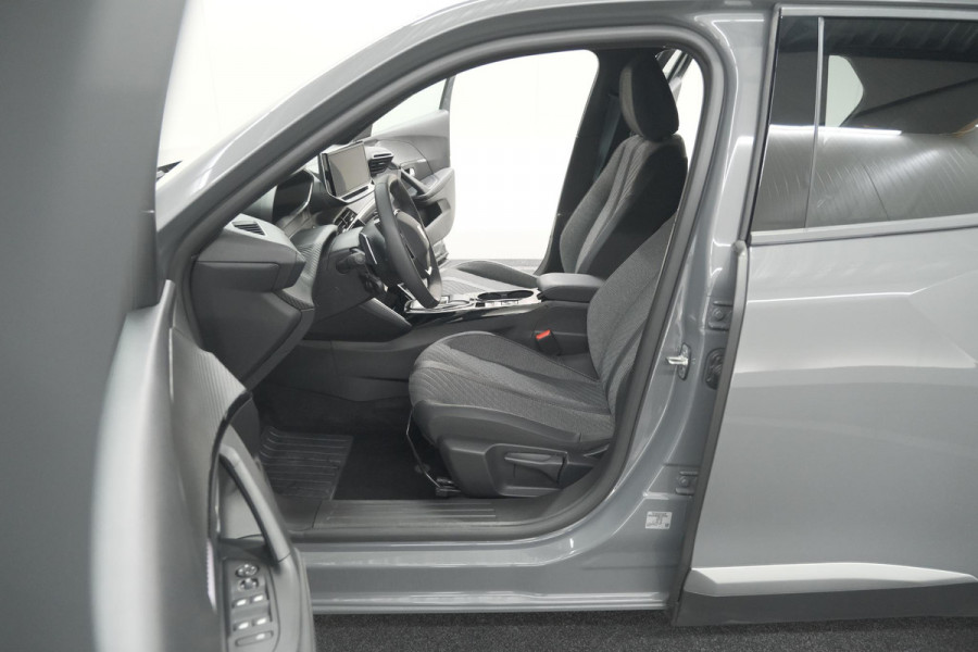 Peugeot 2008 PureTech 130 EAT8 Allure | 100% Benzine | Parkeersensoren Voor + Achter | Apple CarPlay | Climate Control