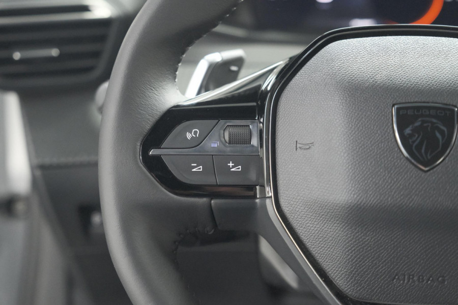 Peugeot 2008 PureTech 130 EAT8 Allure | 100% Benzine | Parkeersensoren Voor + Achter | Apple CarPlay | Climate Control