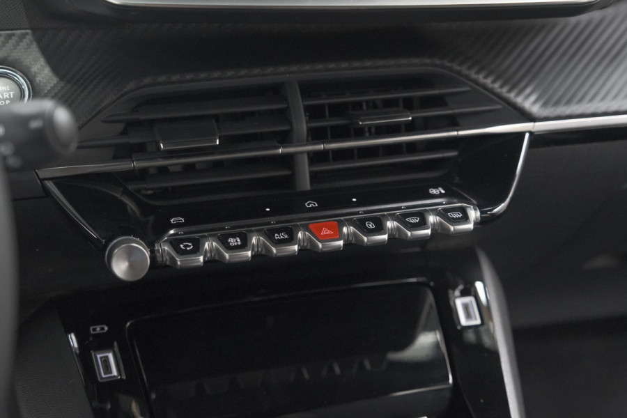Peugeot 2008 PureTech 130 EAT8 Allure | 100% Benzine | Parkeersensoren Voor + Achter | Apple CarPlay | Climate Control