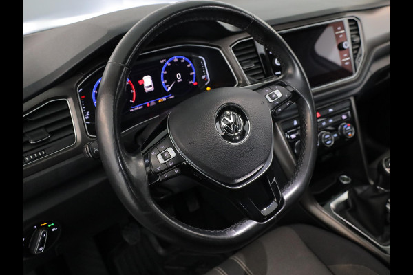Volkswagen T-Roc 1.0 TSI Style 115pk 6bak| Panorama dak | LM-velgen| el. achterklep | Climatronic