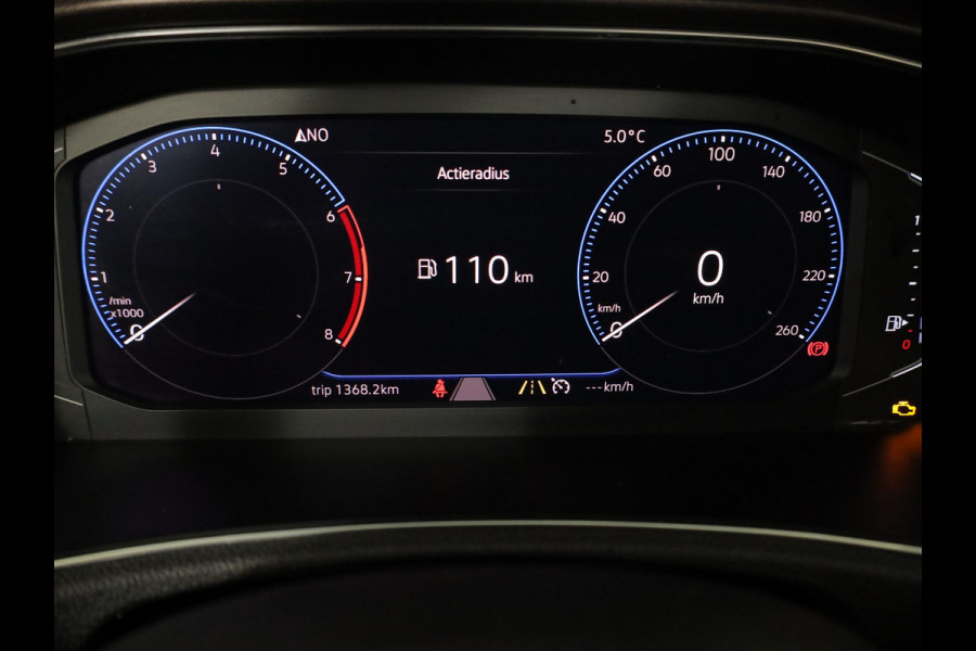 Volkswagen T-Roc 1.0 TSI Style 115pk 6bak| Panorama dak | LM-velgen| el. achterklep | Climatronic