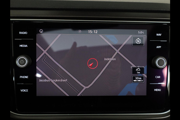 Volkswagen T-Roc 1.0 TSI Style 115pk 6bak| Panorama dak | LM-velgen| el. achterklep | Climatronic