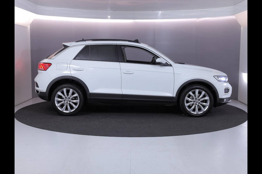 Volkswagen T-Roc 1.0 TSI Style 115pk 6bak| Panorama dak | LM-velgen| el. achterklep | Climatronic