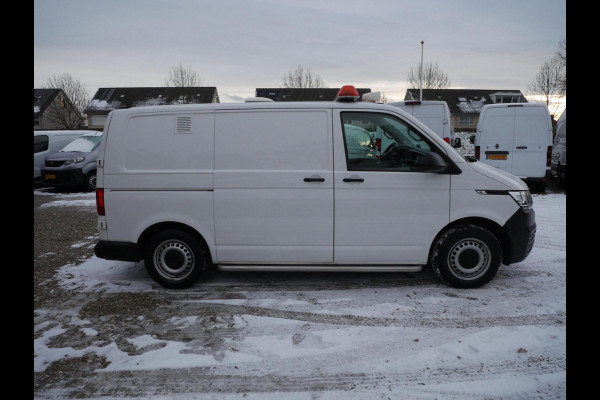 Volkswagen Transporter 2.0 TDI 150PK, L1H1, DSG-automaat, Airco, 2 x Schuifdeur, Dierenambulance-inrichting, Hondenvervoer