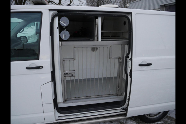 Volkswagen Transporter 2.0 TDI 150PK, L1H1, DSG-automaat, Airco, 2 x Schuifdeur, Dierenambulance-inrichting, Hondenvervoer