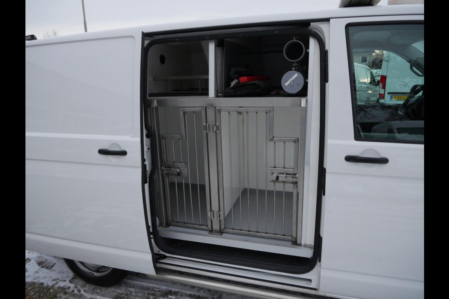 Volkswagen Transporter 2.0 TDI 150PK, L1H1, DSG-automaat, Airco, 2 x Schuifdeur, Dierenambulance-inrichting, Hondenvervoer