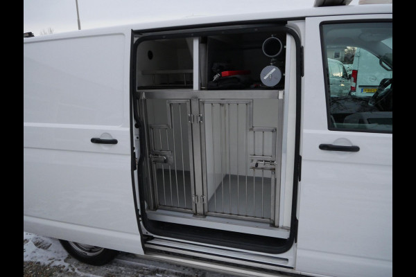 Volkswagen Transporter 2.0 TDI 150PK, L1H1, DSG-automaat, Airco, 2 x Schuifdeur, Dierenambulance-inrichting, Hondenvervoer