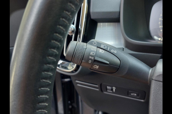 Volvo XC40 2.0 T4 R-Design | Leder | Trekhaak | Panodak
