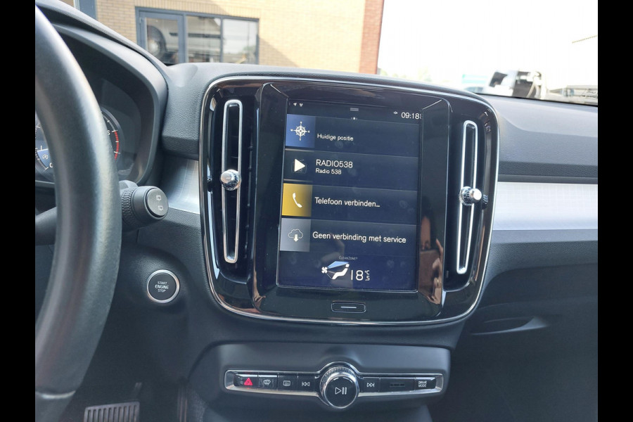 Volvo XC40 2.0 T4 R-Design | Leder | Trekhaak | Panodak