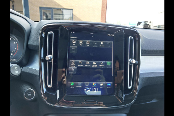 Volvo XC40 2.0 T4 R-Design | Leder | Trekhaak | Panodak