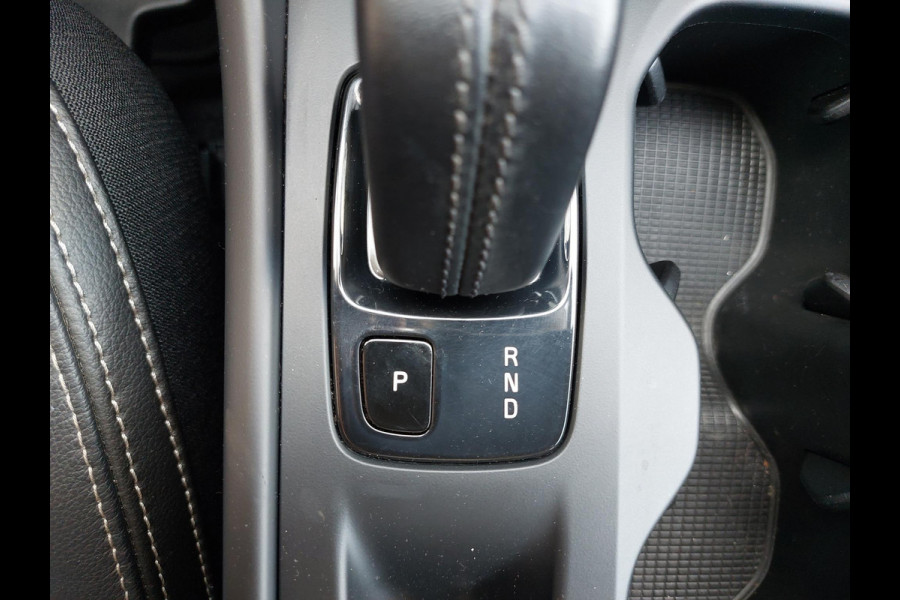 Volvo XC40 2.0 T4 R-Design | Leder | Trekhaak | Panodak