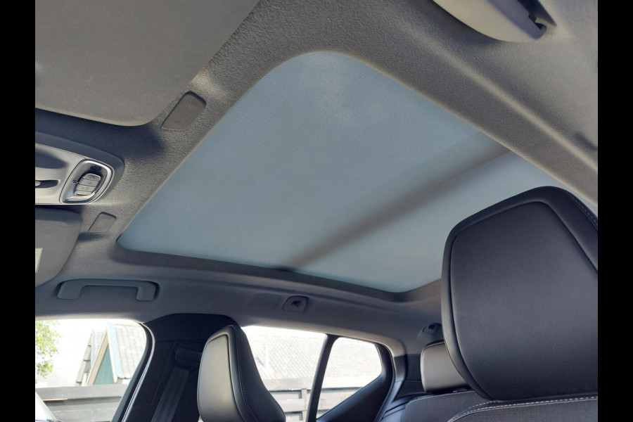 Volvo XC40 2.0 T4 R-Design | Leder | Trekhaak | Panodak
