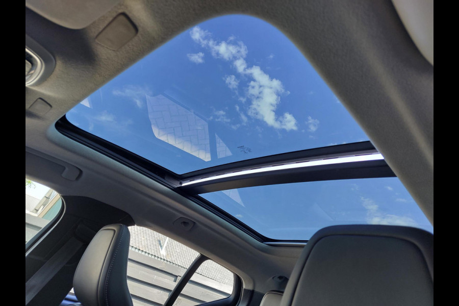 Volvo XC40 2.0 T4 R-Design | Leder | Trekhaak | Panodak