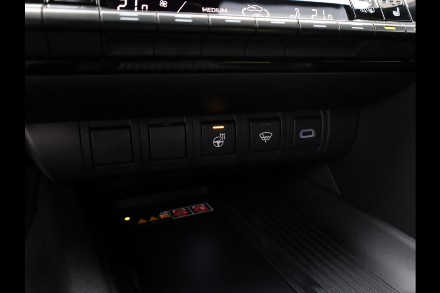 Toyota C-HR 2.0 PHEV 220 Dynamic | Bi-Tone | Premium Navi | Dodehoek