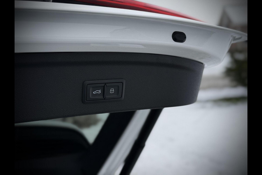 Audi A3 Sportback 45 TFSI e S-Line Panoramadak|B&O|Stoelverw.|LED