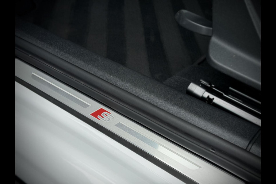 Audi A3 Sportback 45 TFSI e S-Line Panoramadak|B&O|Stoelverw.|LED