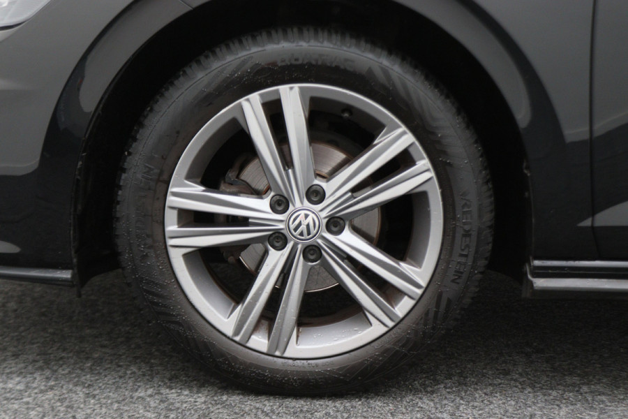 Volkswagen Polo 1.0 TSI Highline R-Line Climate, ACC, Apple Carplay, Sfeerverlichting, Sportstoelen, DAB, 17''