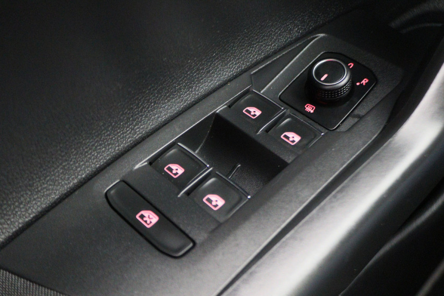 Volkswagen Polo 1.0 TSI Highline R-Line Climate, ACC, Apple Carplay, Sfeerverlichting, Sportstoelen, DAB, 17''