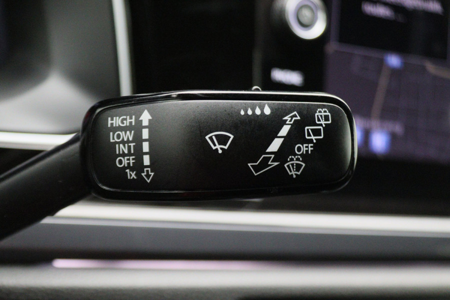 Volkswagen Polo 1.0 TSI Highline R-Line Climate, ACC, Apple Carplay, Sfeerverlichting, Sportstoelen, DAB, 17''