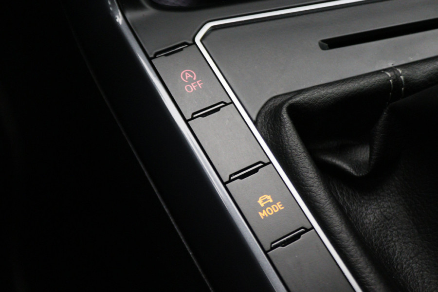 Volkswagen Polo 1.0 TSI Highline R-Line Climate, ACC, Apple Carplay, Sfeerverlichting, Sportstoelen, DAB, 17''