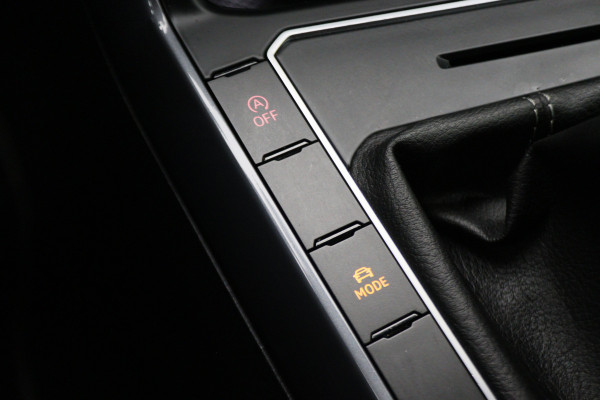 Volkswagen Polo 1.0 TSI Highline R-Line Climate, ACC, Apple Carplay, Sfeerverlichting, Sportstoelen, DAB, 17''