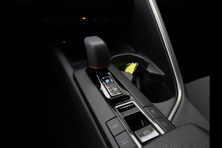 Toyota C-HR 2.0 PHEV 220 Dynamic | Bi-Tone | Dodehoek | Premium Navi