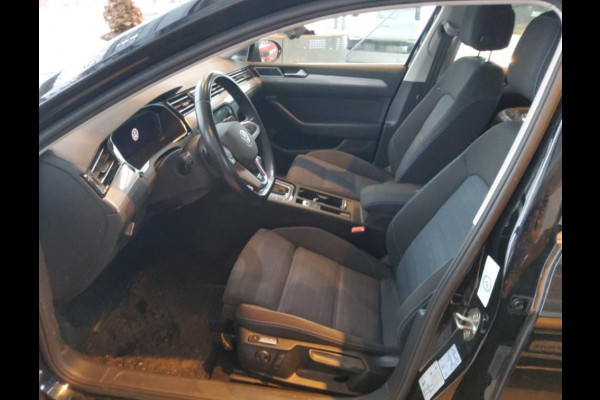 Volkswagen Passat Variant 1.4 TSI PHEV GTE Business Premium | LED Matrix | Virtual | Stoelverwarming | ACC | Park Assist | Travel Assist | Camera | Side Assist |