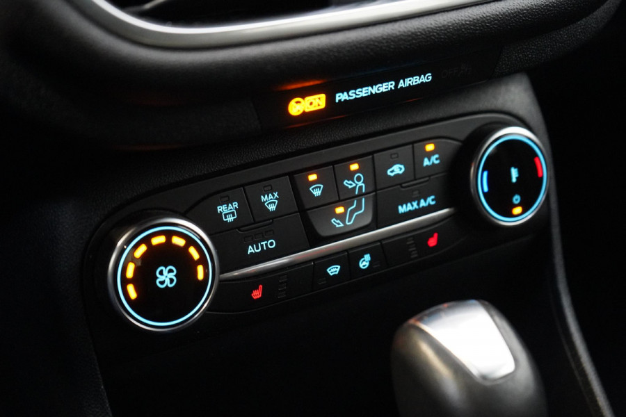 Ford Fiesta 1.0 EcoBoost Hybrid ST-Line | Carplay | Stoelverwarming | Stuurverwarming | Sportstuur | Privacy glass